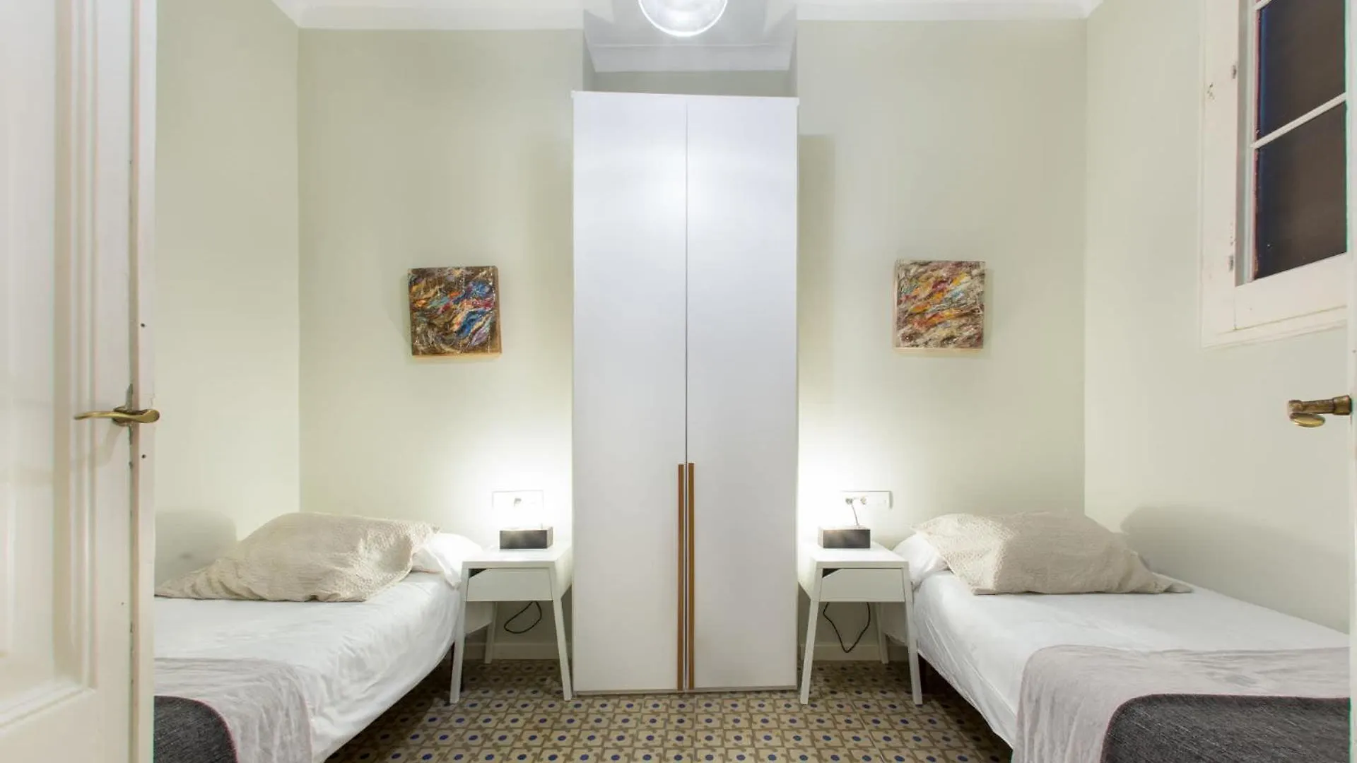 Apartment 4Bedroom Apart With Balcony In Las Ramblas 3-2 Barcelona Spanien